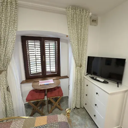 Olive's Place Apartment *