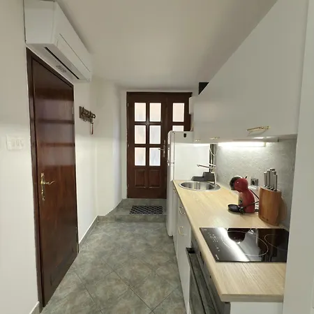 Olive's Place Apartment